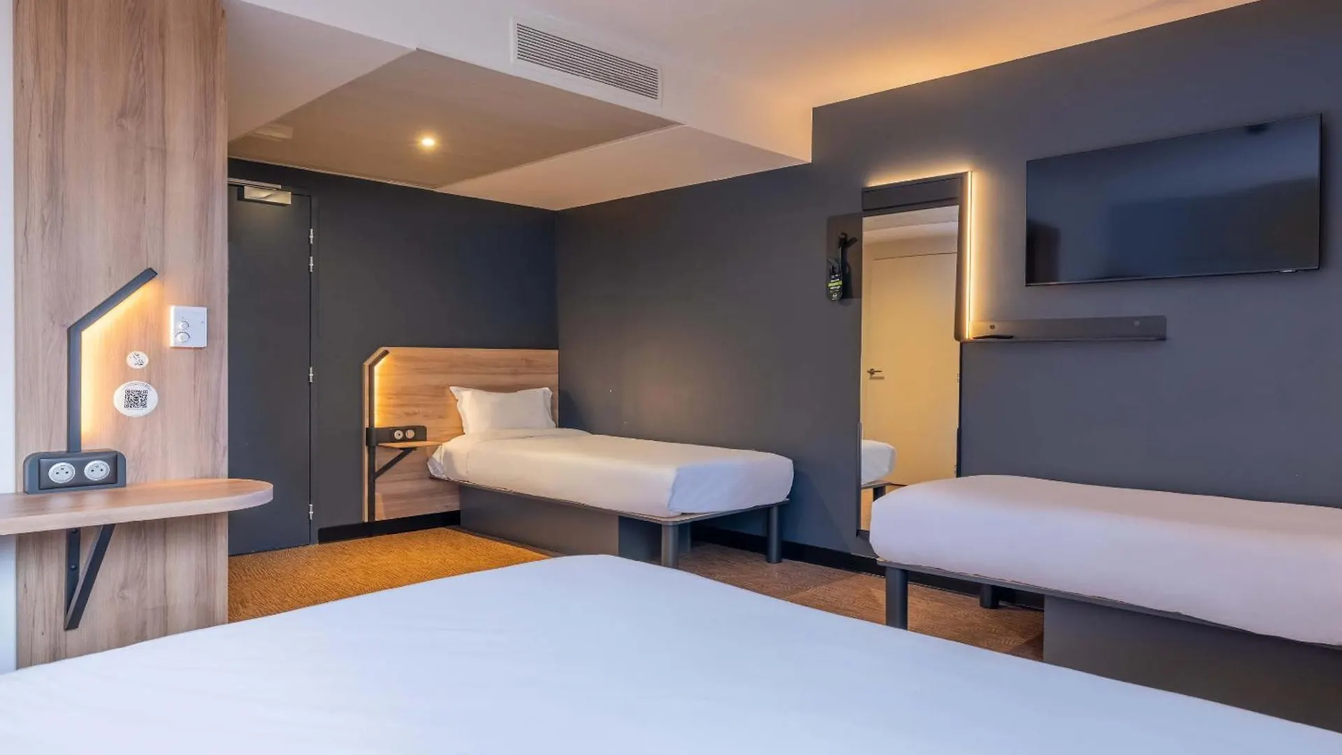 **  B&B Hotel Annecy Cran-Gevrier France